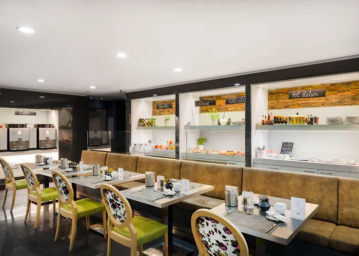 Hotel Eurostars Palazzo Zichy 4*