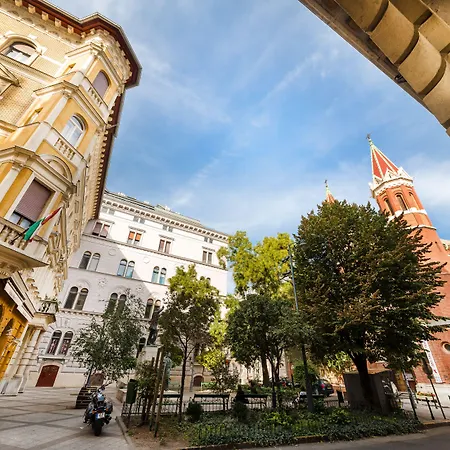 Hotel Eurostars Palazzo Zichy 4*