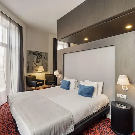 호텔 Eurostars Palazzo Zichy 4*